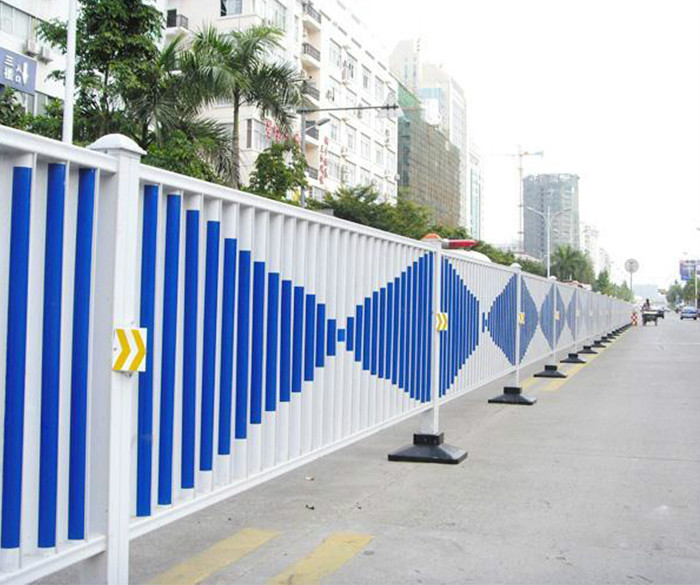 道路中心隔離護(hù)欄
