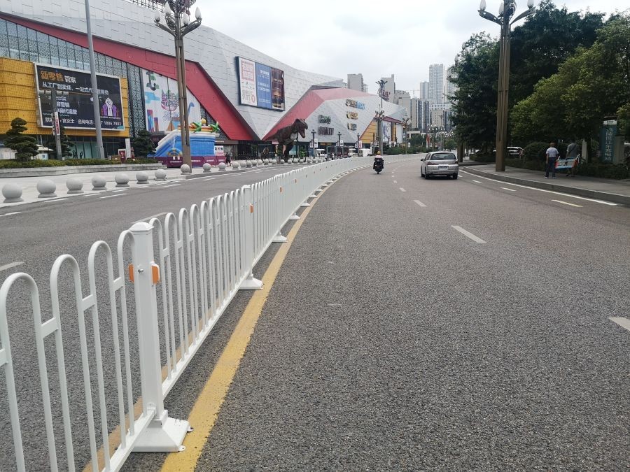 四川廣安市、重慶涪陵區(qū)-同款中心隔離欄